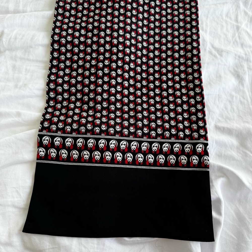 Silk Panda Print Scarf – 🐼 Sun Kyung Sa -Black, White & Red - Picture 6 of 7